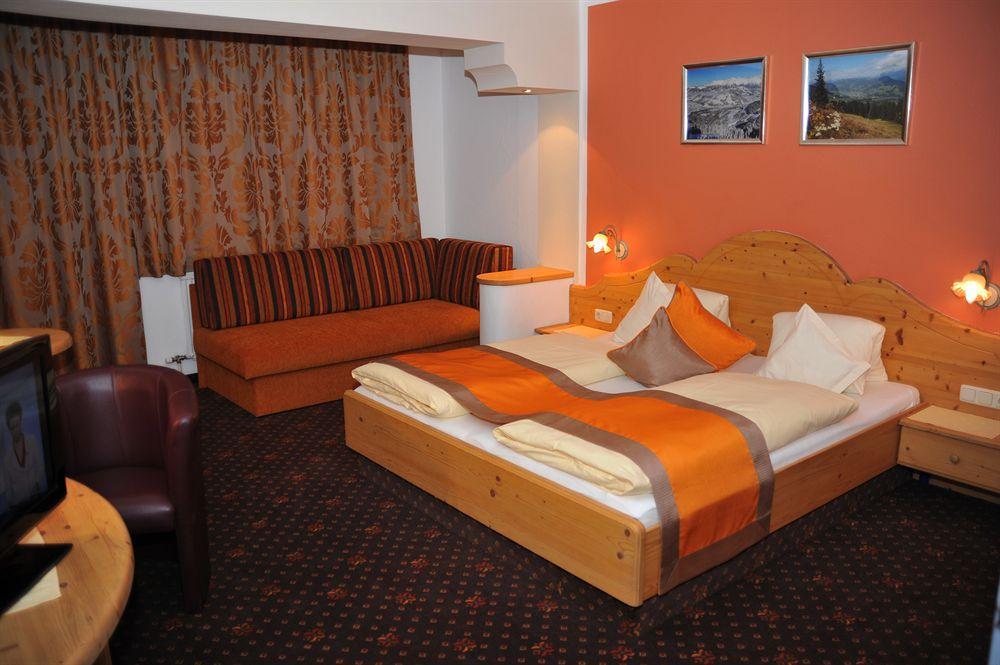 Sport Und Familienhotel Klausen Kirchberg in Tirol Exterior photo